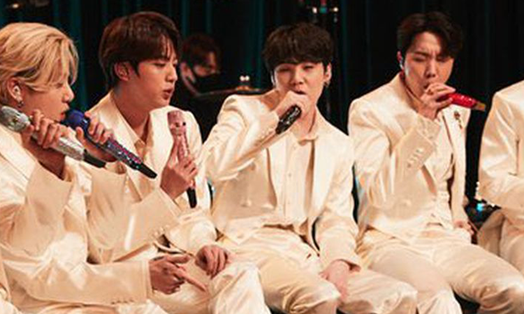 Disfruta las bellas presentaciones de BTS en los MV Unplugged