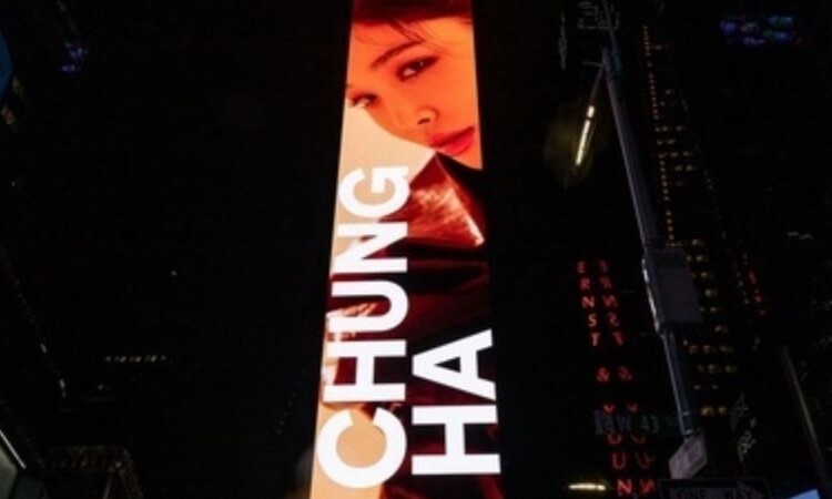 Anuncio del álbum 'Querencia' de Chungha aparece en Times Square en EE. UU.
