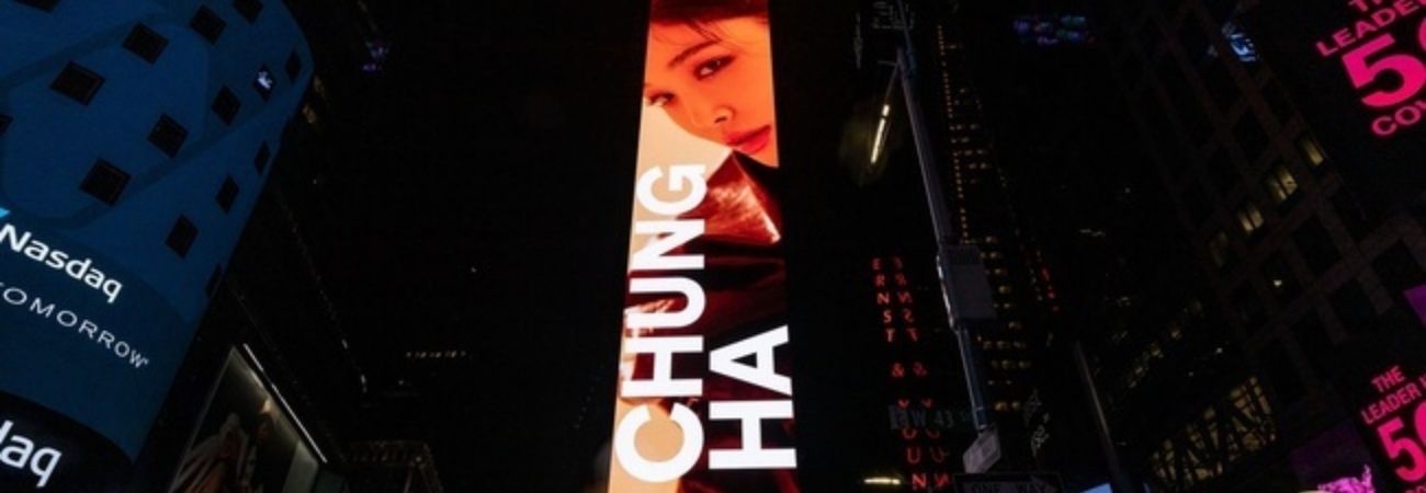 Anuncio del álbum 'Querencia' de Chungha aparece en Times Square en EE. UU.
