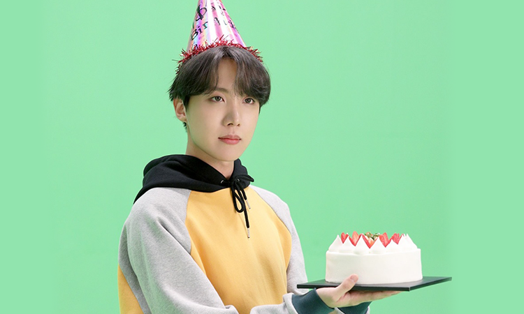 ARMY México pone a Jhope en la Torre BBVA por su cumpleaños
