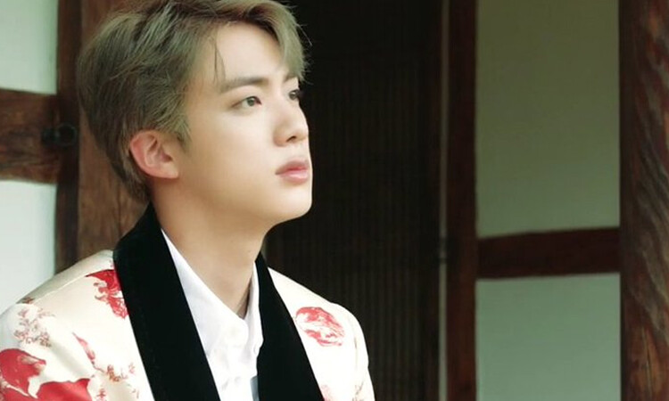 Jin revela el significado de los accesorios para la habitación de ARMY