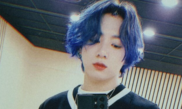 Jungkook de BTS enloquece a ARMY con su nuevo cabello azul
