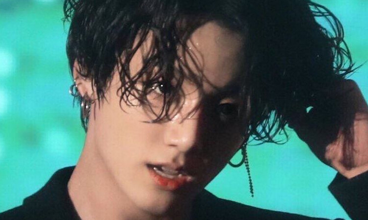 Según Harper's BAZAAR Korea Jungkook reclama su titulo como El Hombre más Sexy del Mundo