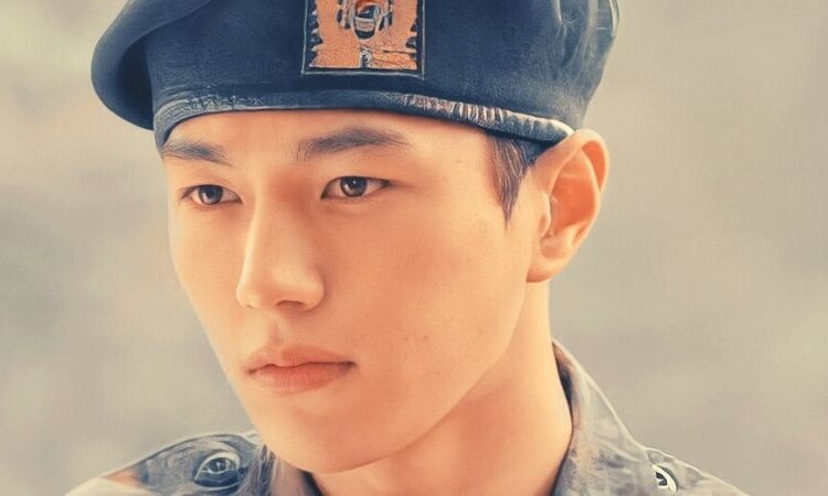 Kim Myung Soo se alista al Cuerpo de Marines hoy