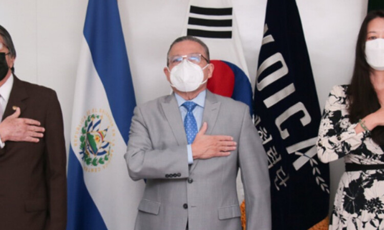 KOICA de El Salvador realiza la inauguración de laboratorios especializados para mejorar la educación