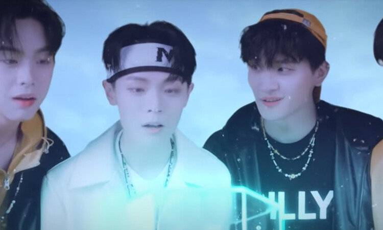 Lucy tiene una carrera en el espacio en su MV Hero