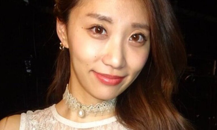 Ex idol de J-pop confiesa que dará a luz dos veces en tan sólo un año