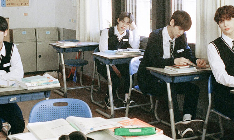 TXT son tus compañeros de clase soñados para el teaser de fotos de Way Home