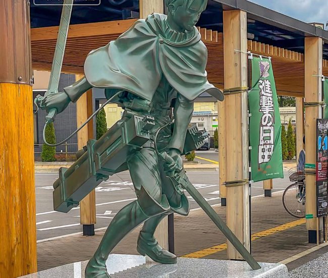Inauguran estatua de Levi Ackerman de Shingeki no Kyojin en Oita