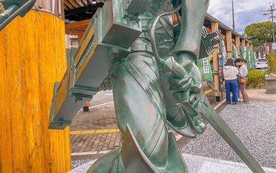 Inauguran estatua de Levi Ackerman de Shingeki no Kyojin en Oita