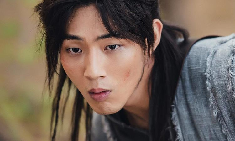 Supuesto personal de producción de River Where the Moon Rises asegura que el actor Ji Soo ‘Es un C4Br0n’