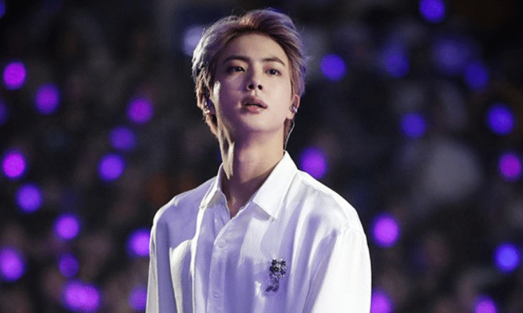 Epiphany de Jin de BTS merece igual reconocimiento que ‘Dynamite,’ según Candy Magazine