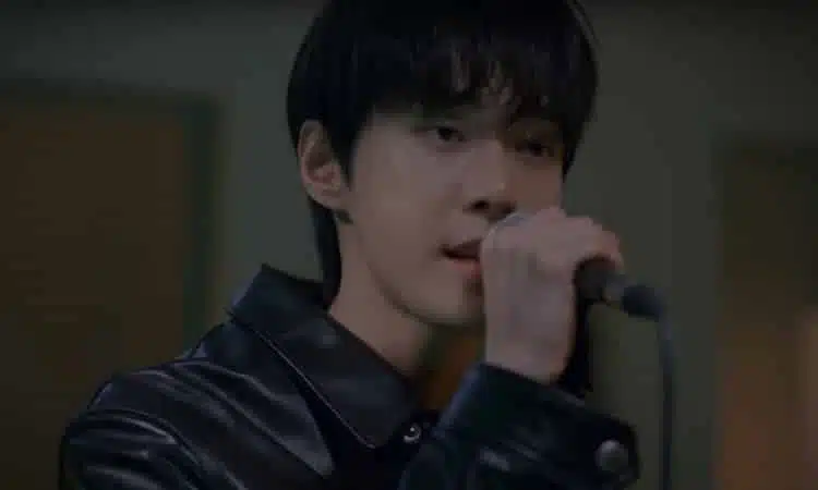 Doyoung de NCT muestra su lado sentimental en el cover de Falling de Harry Styles