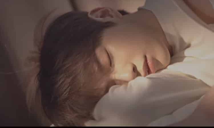 Kang Daniel busca el antidoto en su MV teaser para Yellow