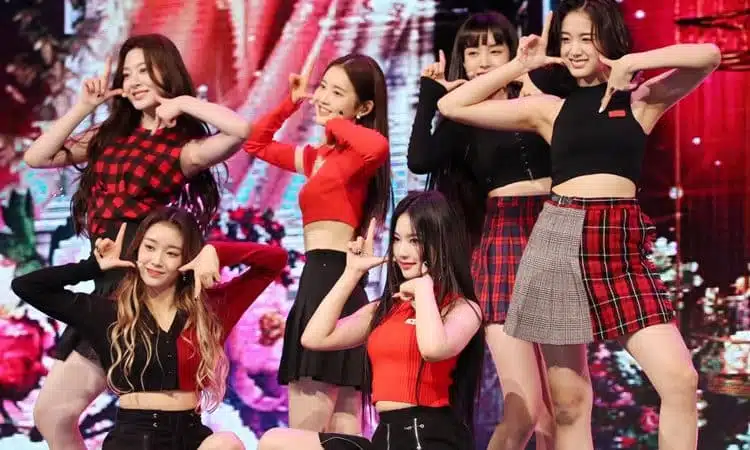 STAYC revela tracklist de su primer single STAYDOM