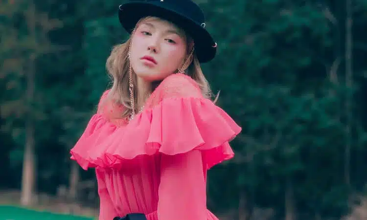 Wendy de Red Velvet disfruta de la naturaleza en sus fotos para Like Water