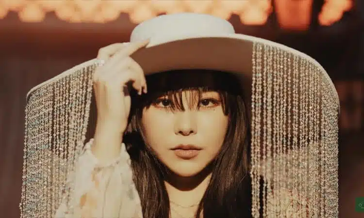 Wheein de MAMAMOO se vuelve artista en su COMING SOON video