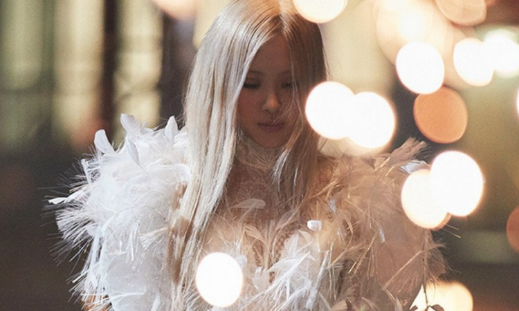 Rosé de BLACKPINK se muestra angelical en su nuevo póster para 'On the Ground'