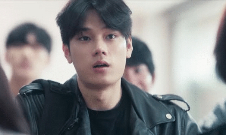 Ryu Jaehan el misterioso extra de 'Love Alarm 2' que está agitando el corazón fans