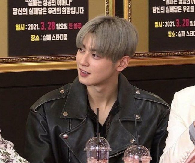 Netizen reaccionan positivamente a la pregunta ¿Cha Eun Woo no se ve bien con el cabello rubio/gris?'