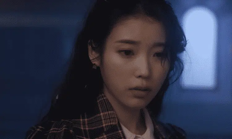IU llega al #1 en las listas de música del mundo con 'LILAC'