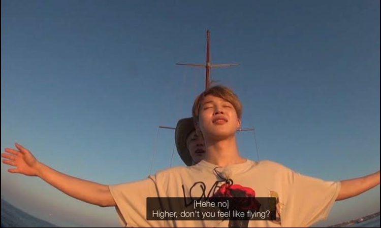 Recopilación necesaria de fotos de Jimin de BTS realizando la escena de Titanic