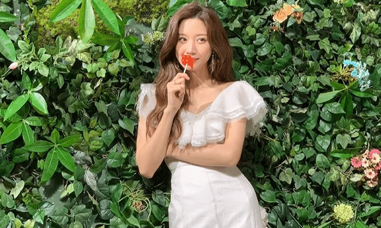 Moon Ga Young activa el Instagram de su personaje en 'Find Me in Your Memory'