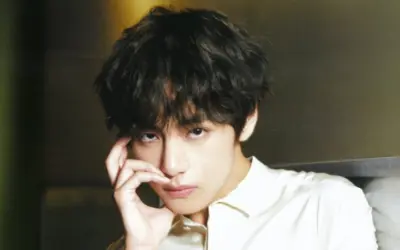 Fans aseguran que este idol de Kpop es increíblemente parecido a V de BTS