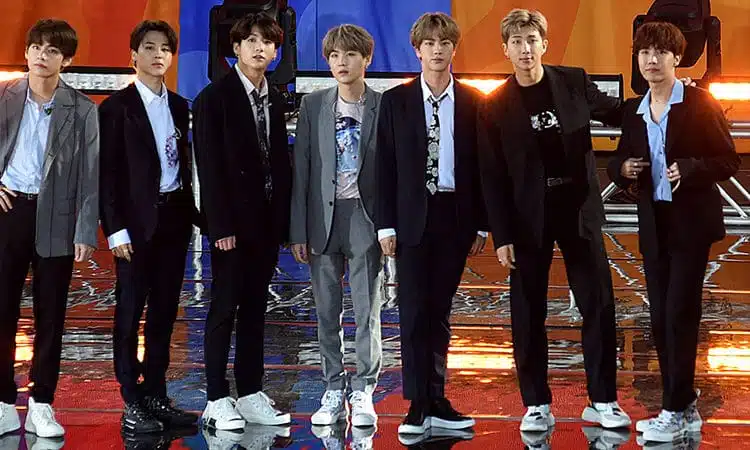 Se reporta que BTS fue visto filmando algo para un próximo proyecto