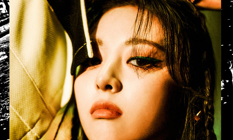 Yuna de ITZY muestra su lado oscuro para sus fotos concepto de Guess Who