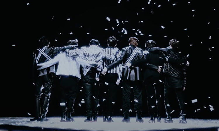 El trailer de MAP OF THE SOUL ON: E PHOTOBOOK' de BTS es sorprendentemente visual