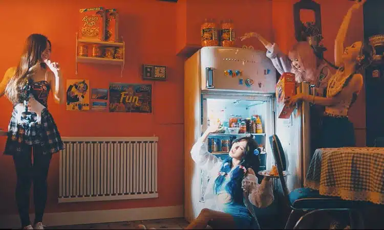 LUNARSOLAR se divierten en una fiesta de chicas en el MV teaser de DADADA