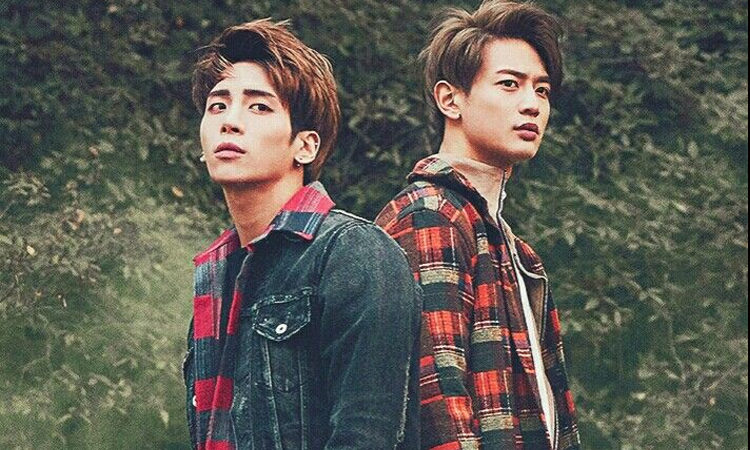 Minho de SHINee hace referencia a varias letras de Jonghyu en la canción Area