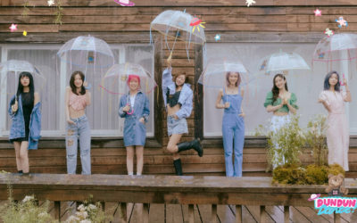 Oh My Girl espera debajo de la lluvia muy emocionadas en sus fotos conceptos para Dear OHMYGIRL
