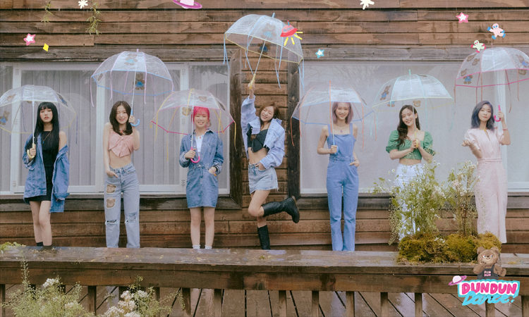 Oh My Girl espera debajo de la lluvia muy emocionadas en sus fotos conceptos para Dear OHMYGIRL