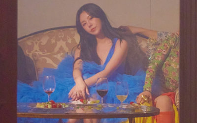 Wheein de MAMAMOO nos enamora con su vestido azul para Redd