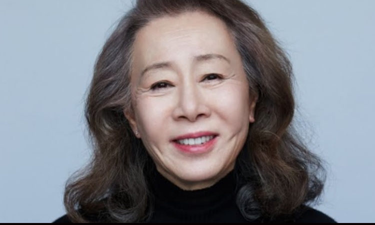 La actriz de Minari, Youn Yuh Jung afirma que su hijo está preocupado por su visita debido a los crímenes de odio
