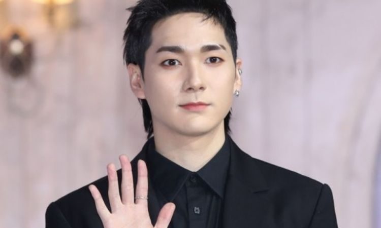 Aaron aparece com NU'EST e revela seu atual estado de saúde