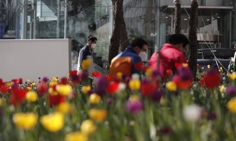 Disminución de transeúntes en las calles de Seúl