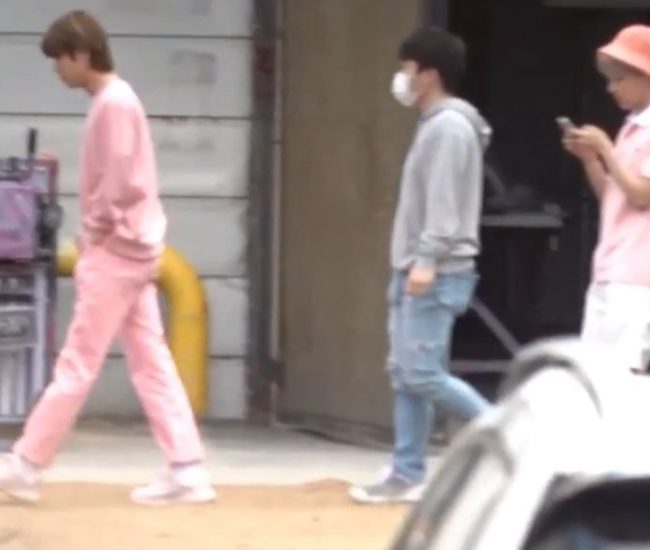 Se reporta que BTS fue visto filmando algo para un próximo proyecto