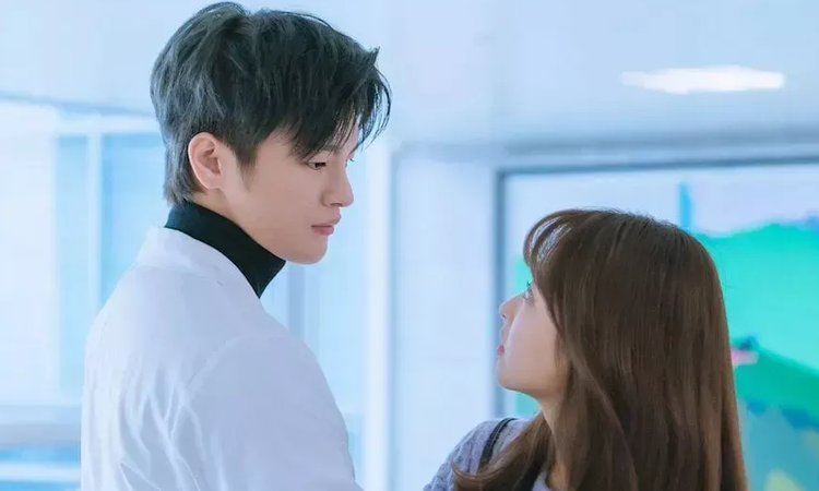 El Kdrama 'Doom At Your Service' libera sus primeros teasers