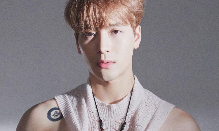 Team Wang actualiza sobre el nuevo lightstick oficial de Jackson de GOT7