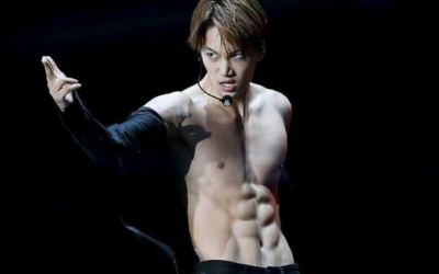Kai de EXO desata euforia entre los netizens por su gran físico 