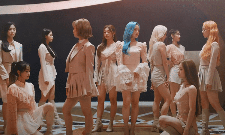 LOONA alcanza a BLACKPINK en las listas de radio de EU con 'STAR'