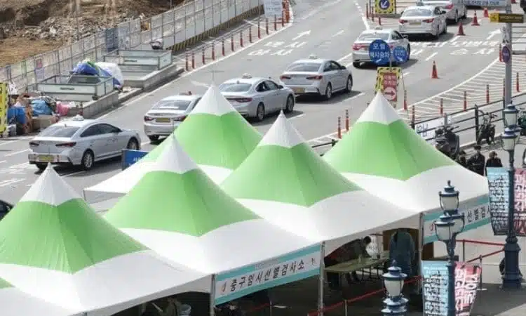 Carpas de toma de pruebas por COVID-19