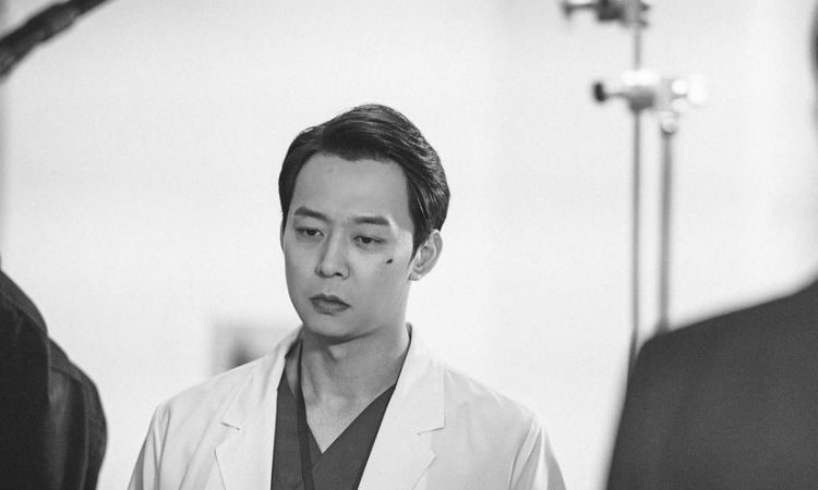 Escena de Park Yoochun en película independiente