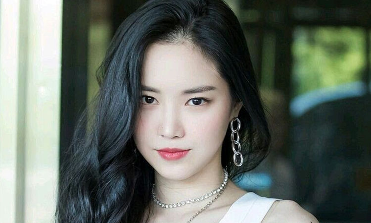 Son Naeun de Apink termina contrato con Play M Entertainment