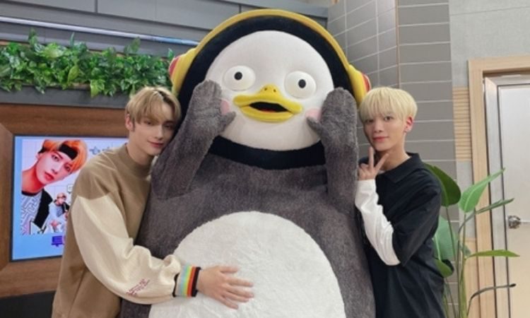 Taehyun y Hueningkai de TXT con Pengsoo