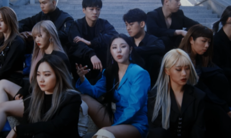Wheein de MAMAMOO baila con su equipo en el MV de 'Water Color'