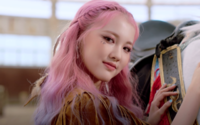 Jia de TRI.BE luce encantadora en su trailer conceptual para ‘RUB-A-DUM’
